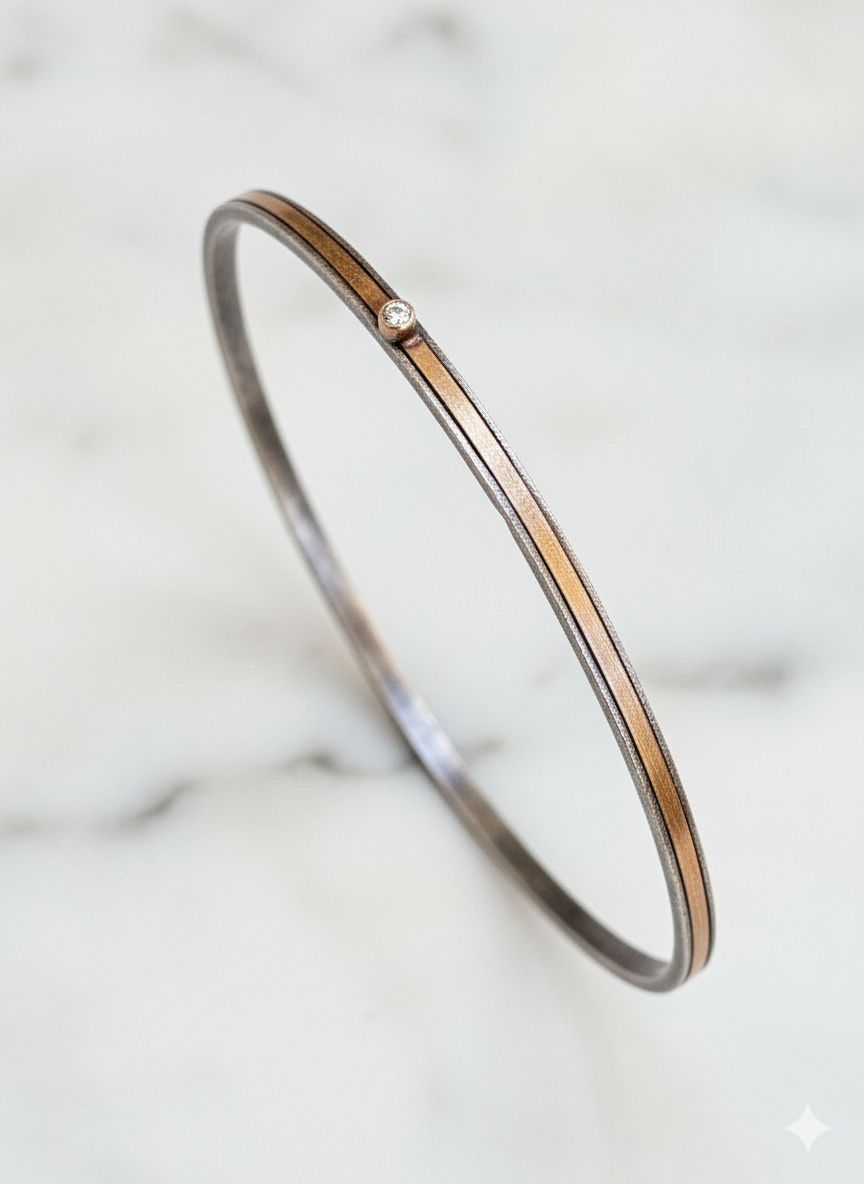 Bangle with diamond