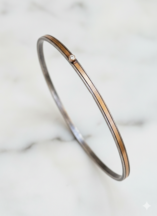 Bangle with diamond